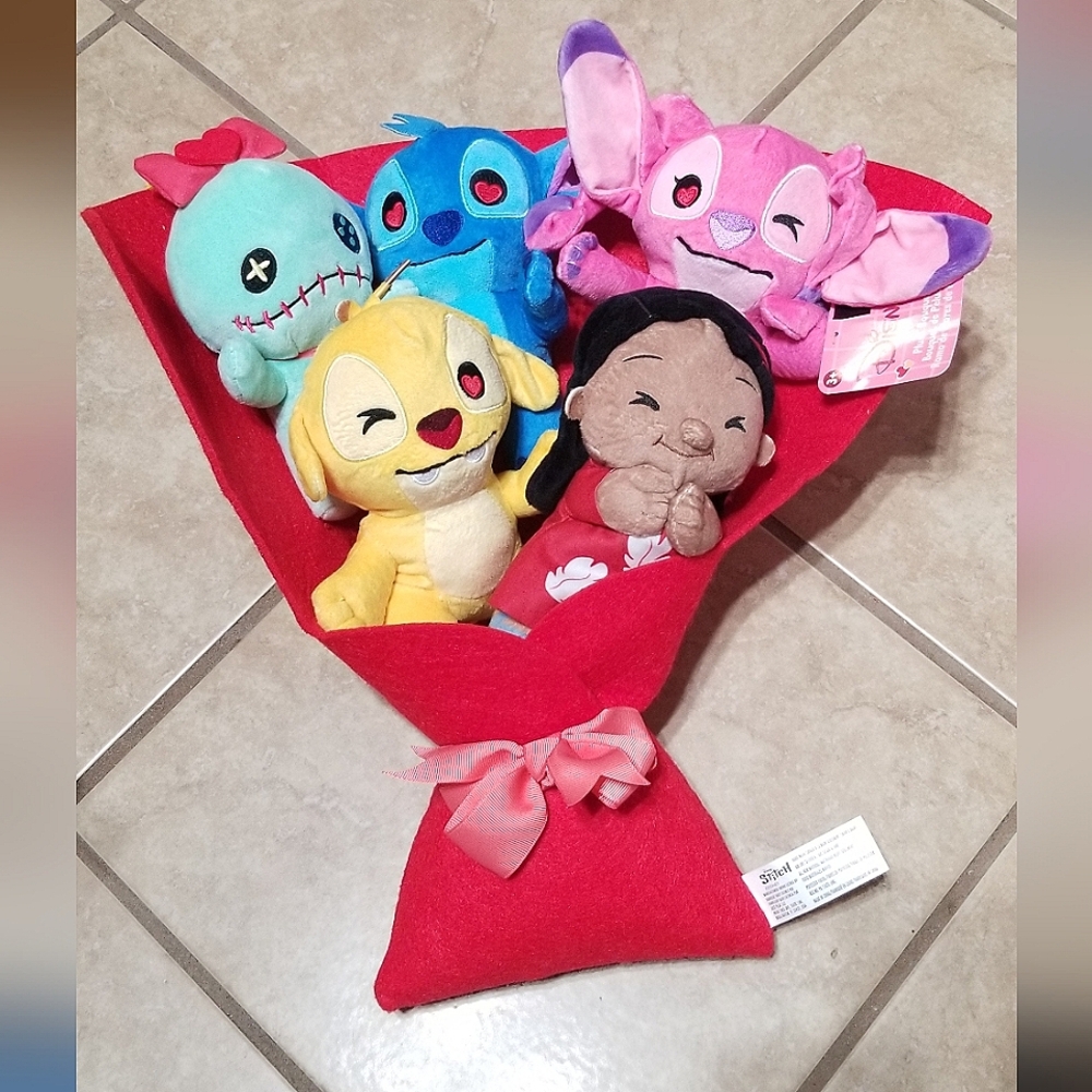 Disney Lilo & Stitch 5pc Character Valentine's Day Plush Bouquet